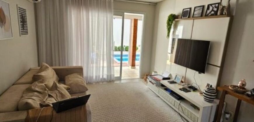 Casa Moderna com Piscina Privativa no Villa Campolim