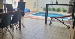 Casa Moderna com Piscina Privativa no Villa Campolim