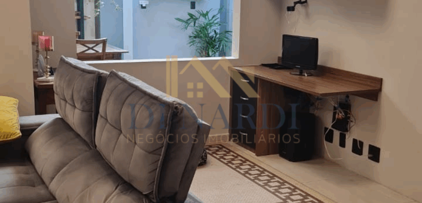 Elegante Sobrado em Condomínio Fechado com Infraestrutura Completa