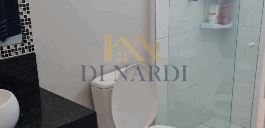 Elegante Sobrado em Condomínio Fechado com Infraestrutura Completa