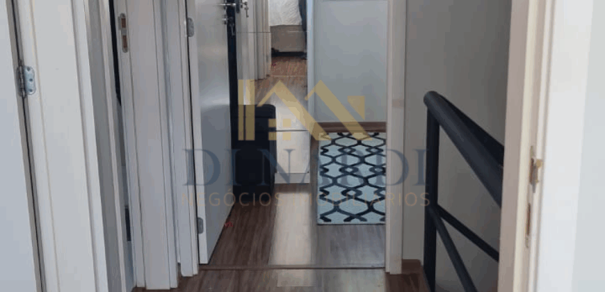 Elegante Sobrado em Condomínio Fechado com Infraestrutura Completa