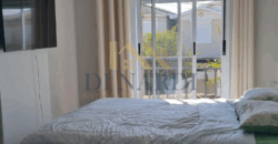 Elegante Sobrado em Condomínio Fechado com Infraestrutura Completa