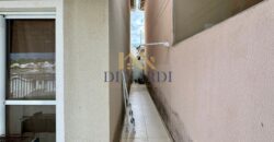 Refúgio Exclusivo: Sobrado de Luxo com Vista para o Lago