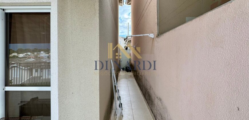 Refúgio Exclusivo: Sobrado de Luxo com Vista para o Lago