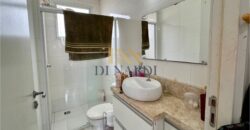 Refúgio Exclusivo: Sobrado de Luxo com Vista para o Lago