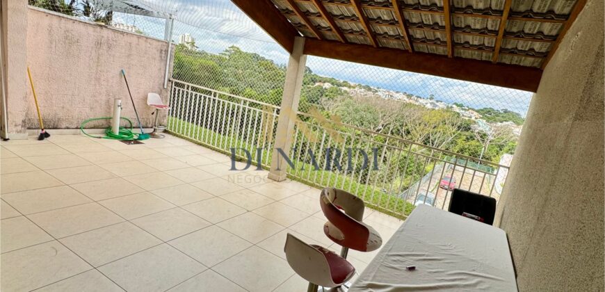 Refúgio Exclusivo: Sobrado de Luxo com Vista para o Lago