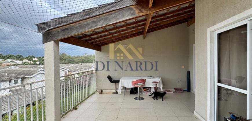 Refúgio Exclusivo: Sobrado de Luxo com Vista para o Lago