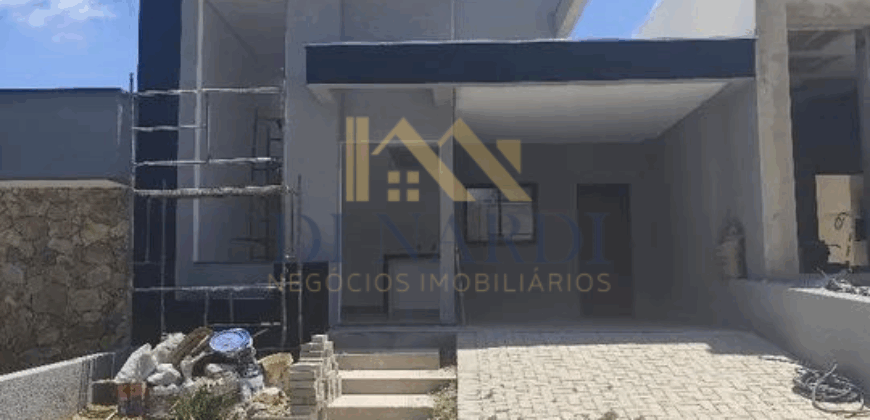 Casa Espaçosa em Condomínio Fechado no Bairro Santa Marta
