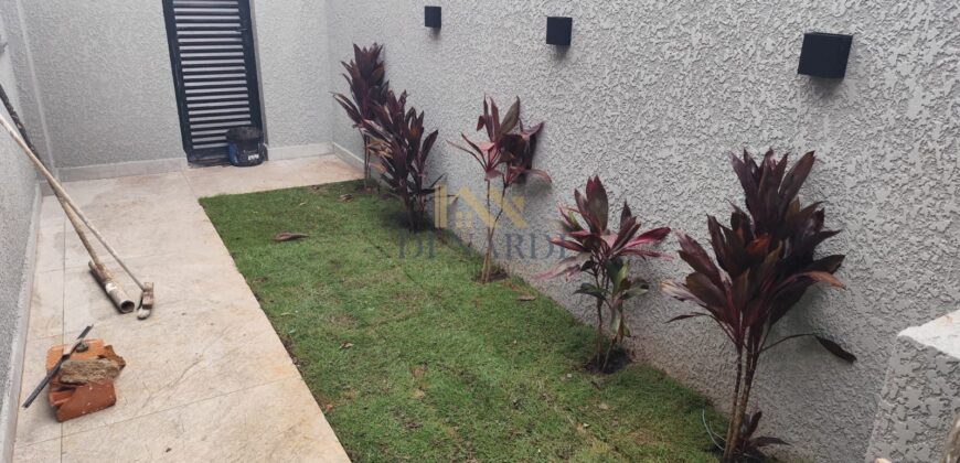 Casa Espaçosa em Condomínio Fechado no Bairro Santa Marta