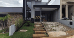 Casa Espaçosa em Condomínio Fechado no Bairro Santa Marta