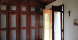 Casa Espetacular com 742m², 5 Suítes, 3 andares e Lazer Completo na Granja Viana