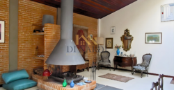 Casa Espetacular com 742m², 5 Suítes, 3 andares e Lazer Completo na Granja Viana