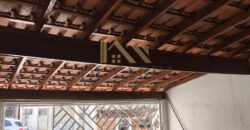 Sobrado Semi-novo com 2 Dormitórios e Garagem Coberta no Parque São Bento