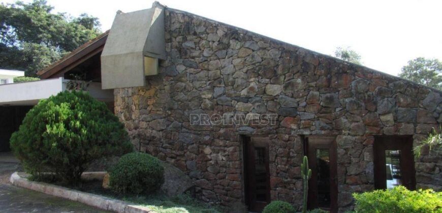 Casa Espetacular com 742m², 5 Suítes, 3 andares e Lazer Completo na Granja Viana
