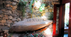 Casa Espetacular com 742m², 5 Suítes, 3 andares e Lazer Completo na Granja Viana