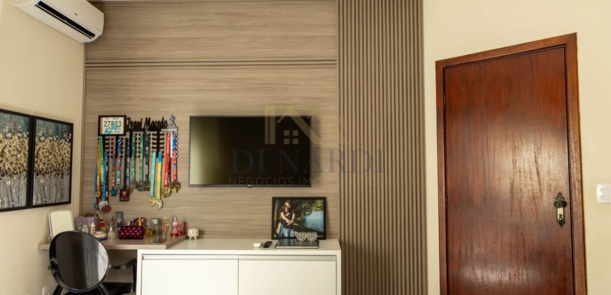 Casa com 3 Dormitórios, 178m², Suíte e 4 Vagas no Parque Três Meninos