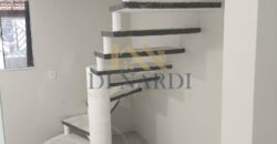 Sobrado Semi-novo com 2 Dormitórios e Garagem Coberta no Parque São Bento