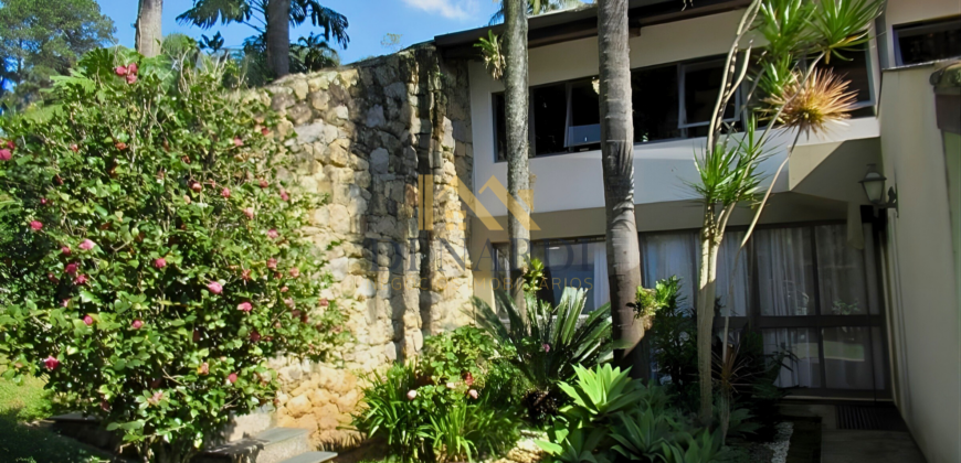 Casa Espetacular com 742m², 5 Suítes, 3 andares e Lazer Completo na Granja Viana