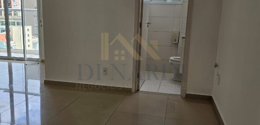 Sala Comercial de 40 m² no Campolim com Copa e Banheiro Privativo