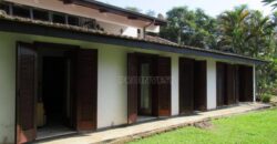 Casa Espetacular com 742m², 5 Suítes, 3 andares e Lazer Completo na Granja Viana