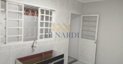 Sobrado Semi-novo com 2 Dormitórios e Garagem Coberta no Parque São Bento