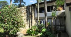 Casa Espetacular com 742m², 5 Suítes, 3 andares e Lazer Completo na Granja Viana