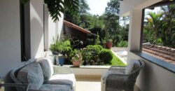 Casa Espetacular com 742m², 5 Suítes, 3 andares e Lazer Completo na Granja Viana
