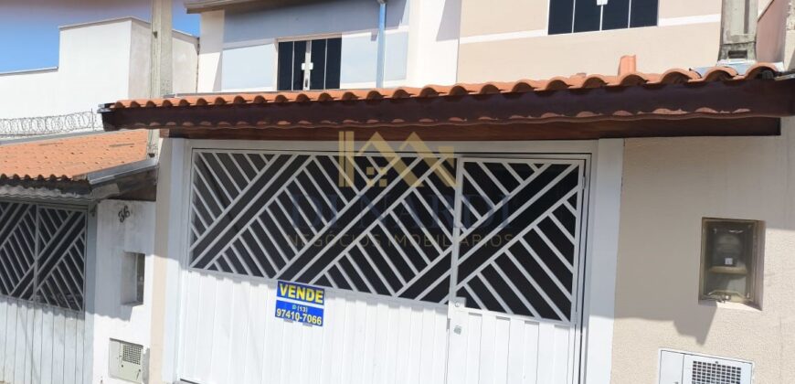 Sobrado Semi-novo com 2 Dormitórios e Garagem Coberta no Parque São Bento