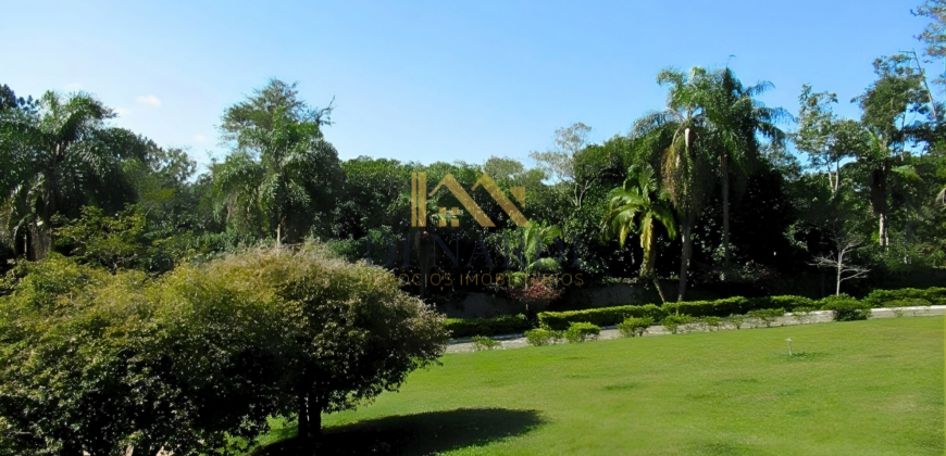 Casa Espetacular com 742m², 5 Suítes, 3 andares e Lazer Completo na Granja Viana