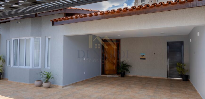 Casa com 3 Dormitórios, 178m², Suíte e 4 Vagas no Parque Três Meninos