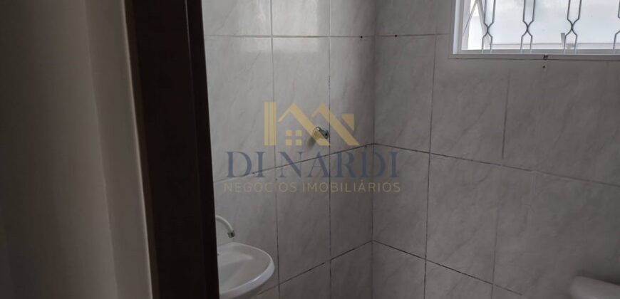 Sobrado Semi-novo com 2 Dormitórios e Garagem Coberta no Parque São Bento