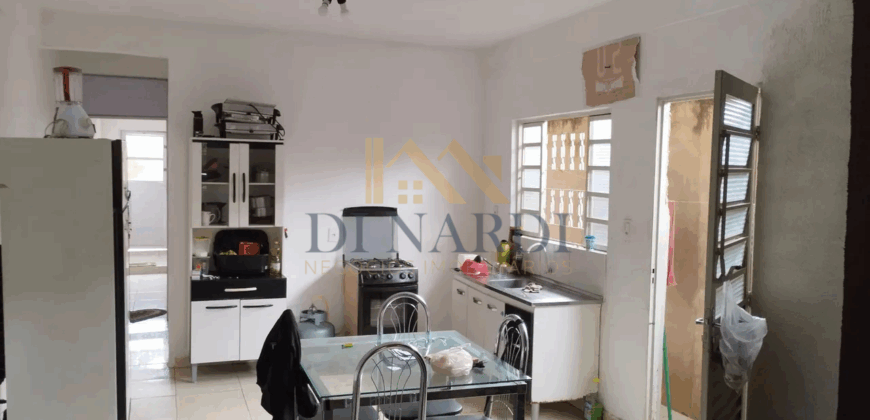 Casa Térrea com Potencial de Ampliação no Lopes de Oliveira