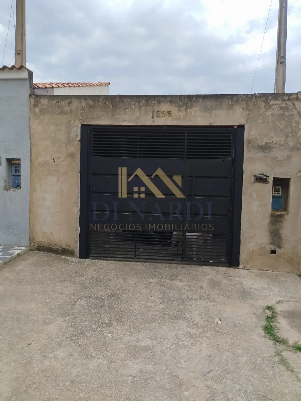 Casa Térrea com Potencial de Ampliação no Lopes de Oliveira