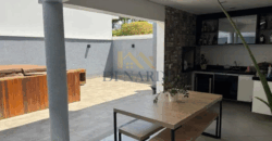 Casa de Luxo no Exclusivo Condomínio Villagio Milano com Jacuzzi e Aquecimento de Água