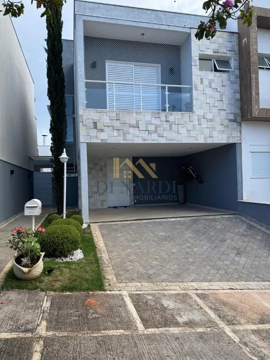 Casa de Luxo no Exclusivo Condomínio Villagio Milano com Jacuzzi e Aquecimento de Água