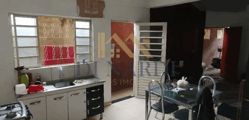 Casa Térrea com Potencial de Ampliação no Lopes de Oliveira