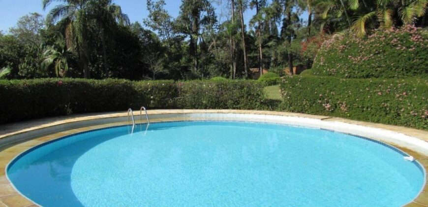 Casa Espetacular com 742m², 5 Suítes, 3 andares e Lazer Completo na Granja Viana