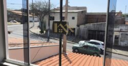 Sobrado Semi-novo com 2 Dormitórios e Garagem Coberta no Parque São Bento