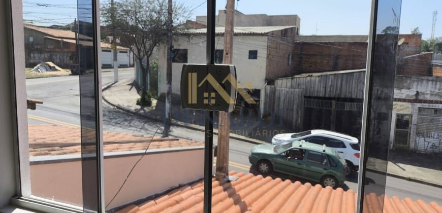 Sobrado Semi-novo com 2 Dormitórios e Garagem Coberta no Parque São Bento