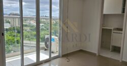 Sala Comercial de 40 m² no Campolim com Copa e Banheiro Privativo