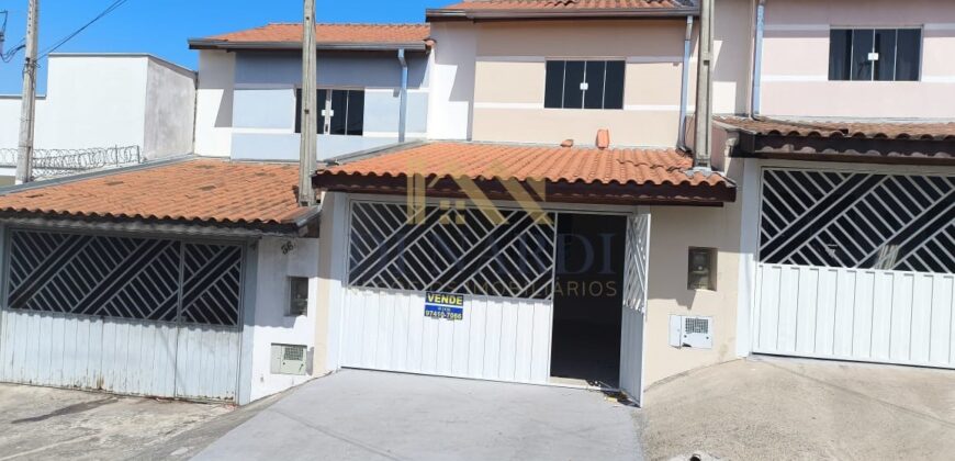 Sobrado Semi-novo com 2 Dormitórios e Garagem Coberta no Parque São Bento