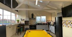 Casa Térrea com 2 Suítes e Área Gourmet no Condomínio Acqua Show com 180 m²