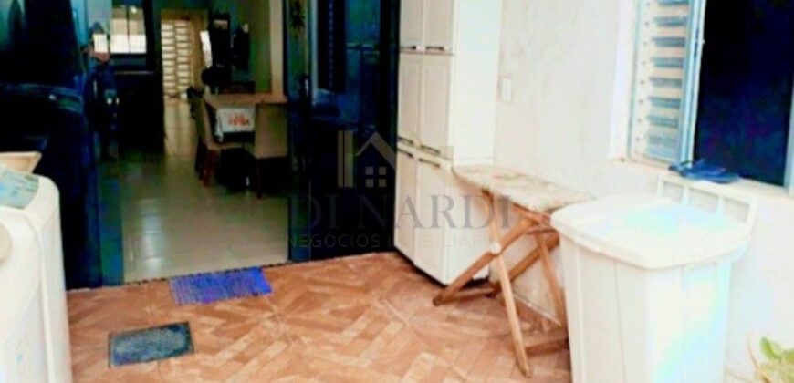Casa Ampla com 3 Dormitórios, Suíte e Quintal no Parque Vista Bárbara em Sorocaba