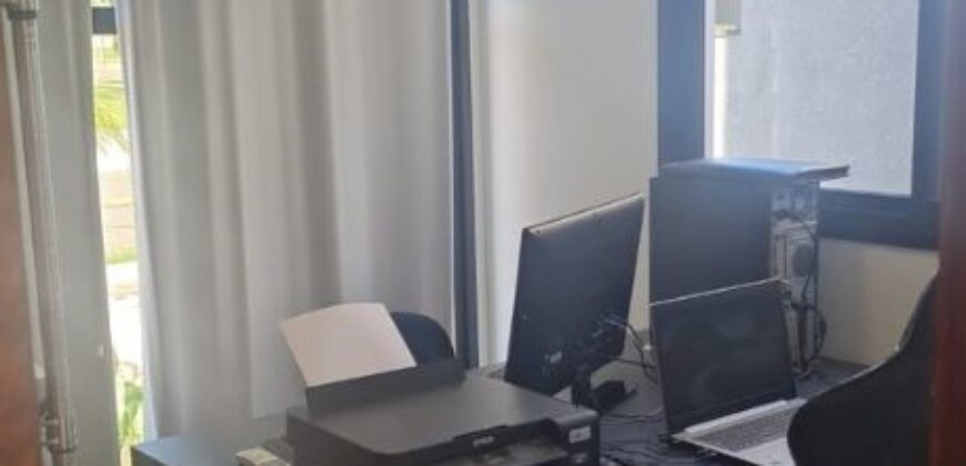 Sobrado de Alto Padrão no Alphaville com 3 Suítes e Piscina Privativa