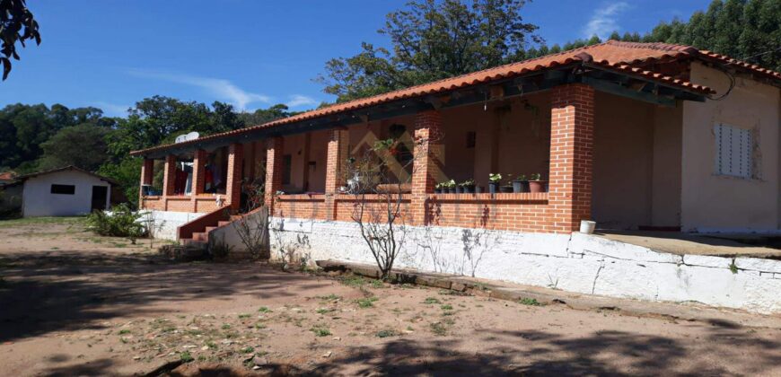 Sítio Espetacular à Venda com Múltiplas Construções em Itu