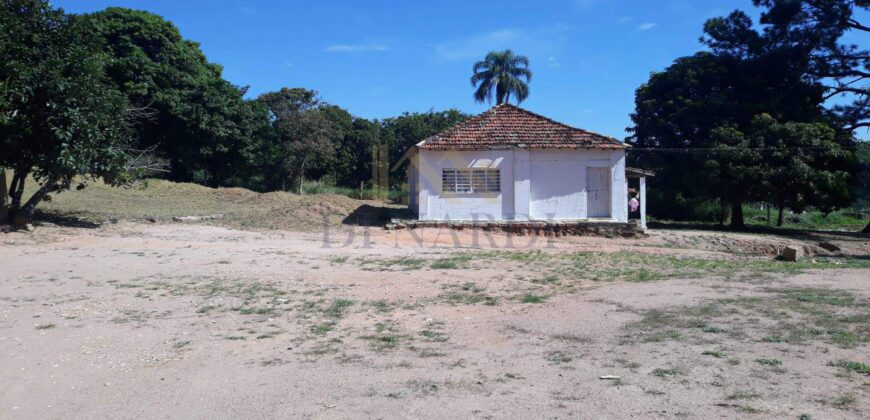 Sítio Espetacular à Venda com Múltiplas Construções em Itu