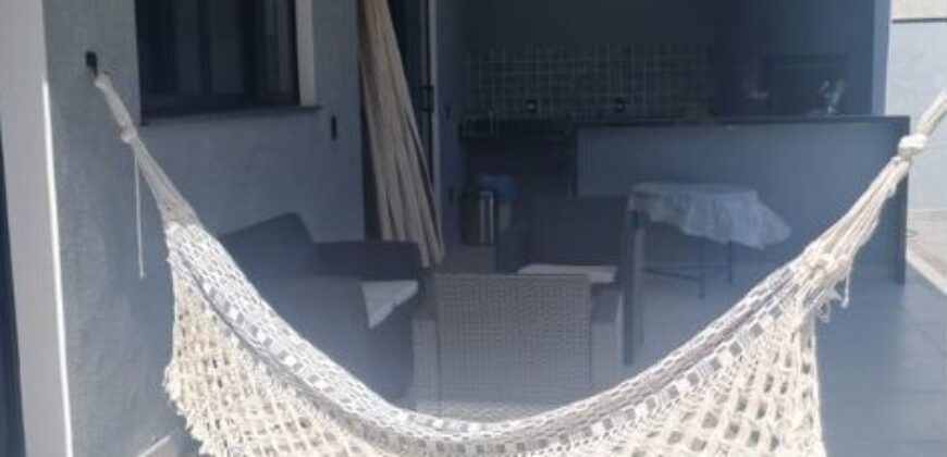 Sobrado de Alto Padrão no Alphaville com 3 Suítes e Piscina Privativa