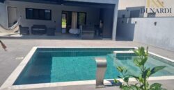 Sobrado de Alto Padrão no Alphaville com 3 Suítes e Piscina Privativa