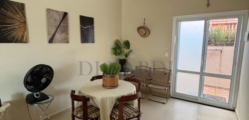Casa Térrea com 2 Suítes e Área Gourmet no Condomínio Acqua Show com 180 m²