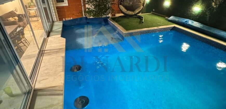 Casa Térrea com 2 Suítes e Área Gourmet no Condomínio Acqua Show com 180 m²